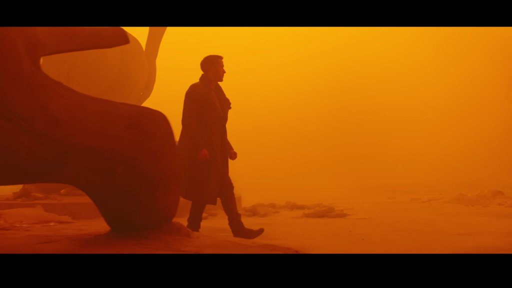 Kadr z filmu "Blade Runner 2049" w reżyserii Denisa Villeneuvea, dystrybucja w Polsce: United International Pictures
